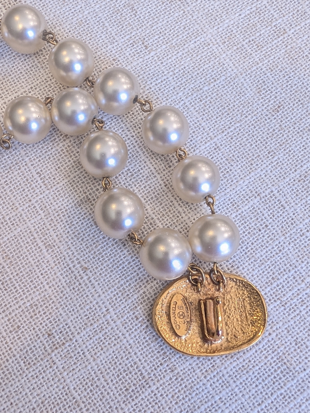 Chanel Vintage Coco Crown Double Strand Pearl Bracelet - Picture 5 of 8